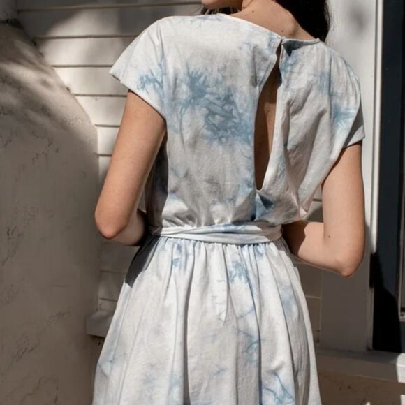 NWT Lulus On A Road Trip Blue Tie Dye Short Sleeve Romper Size Medium - Picture 2 of 10